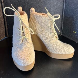 Jessica Simpson Mesila Faux Shearling Lace-up Wedge Booties Women's Size 7 EUC